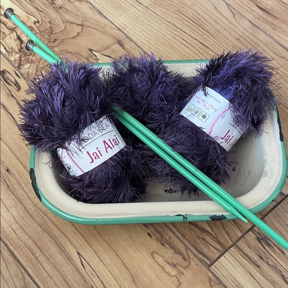 Moda Dea Jai Alai Plum Eyelash Fun Fur Yarn Bundle